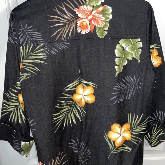 Hawaiian Button Up. MUST BE BUNDLED - Picture 4 of 5